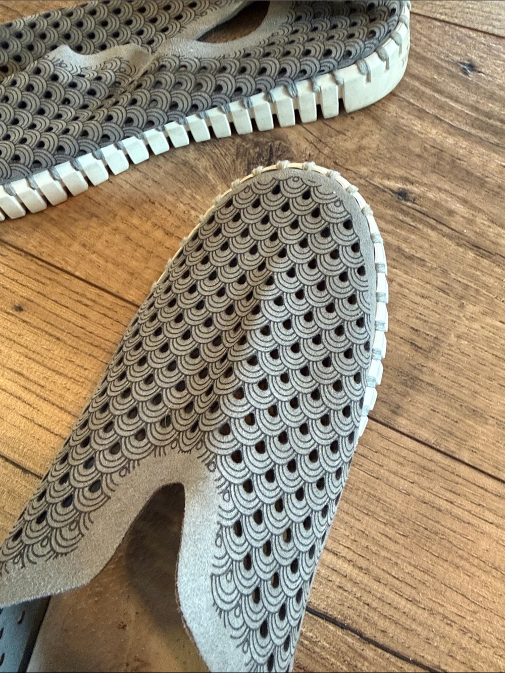 ILSE JACOBSEN Tulip 139 Perforated Slip On Sneaker EU 39 Gray Comfort Flat - Picture 8 of 10
